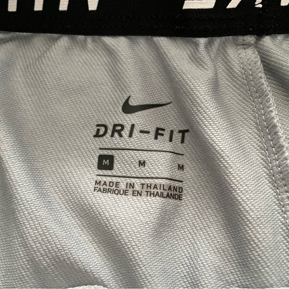 Nike women's shorts - Medium - Picture 6 of 7